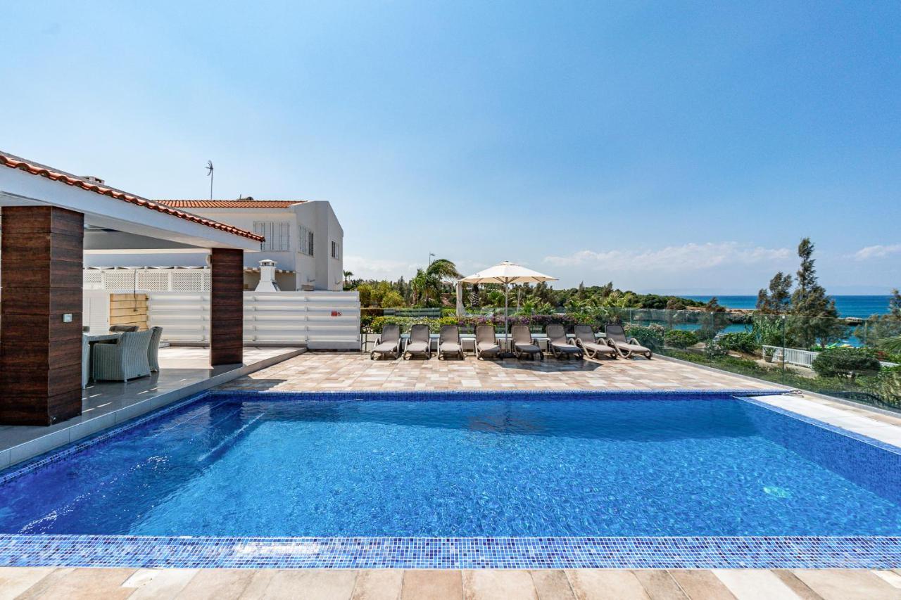 Beach Front Aqua Marina By Ezoria Villas Paralimni Ngoại thất bức ảnh