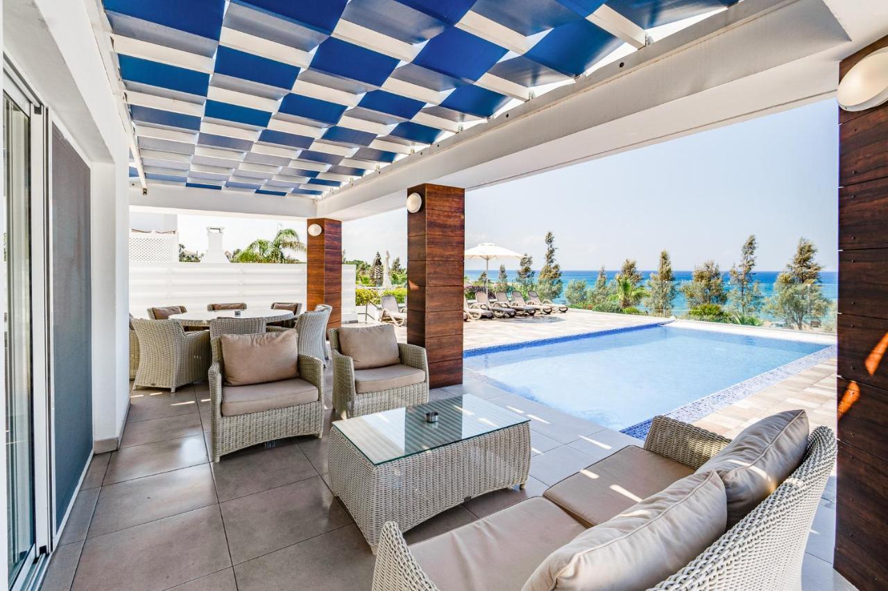 Beach Front Aqua Marina By Ezoria Villas Paralimni Ngoại thất bức ảnh