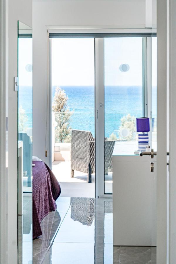 Beach Front Aqua Marina By Ezoria Villas Paralimni Ngoại thất bức ảnh