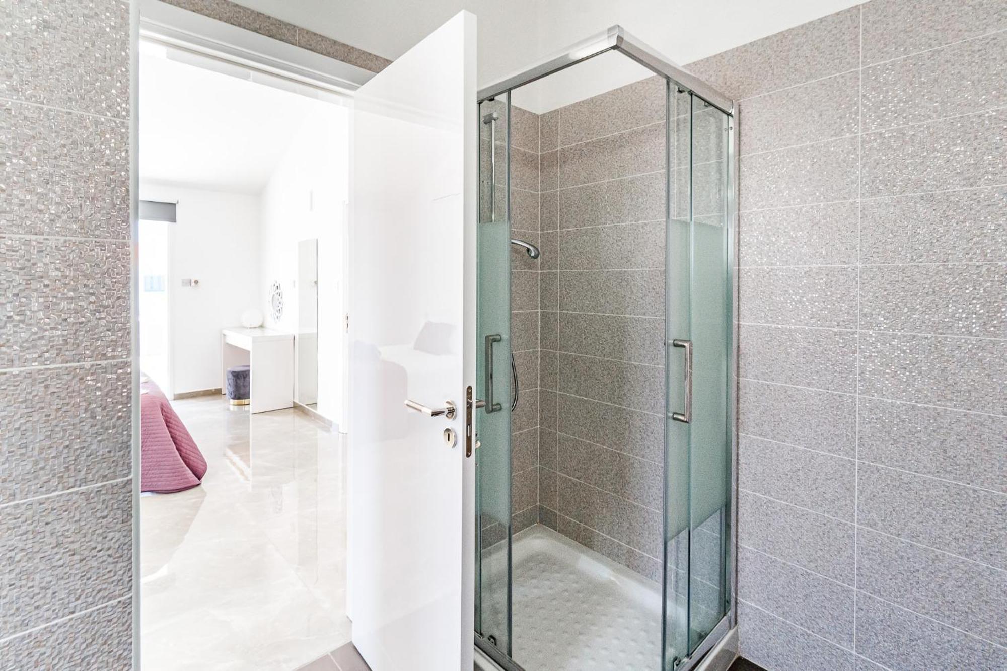 Beach Front Aqua Marina By Ezoria Villas Paralimni Ngoại thất bức ảnh